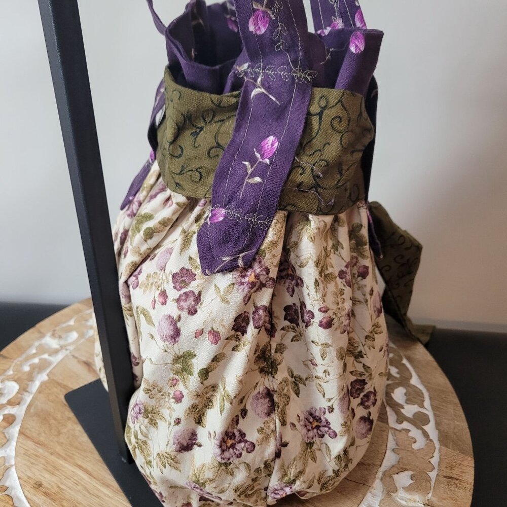 Vintage-Inspired Floral Drawstring Bag With Purple & Green Accents Cottagecore